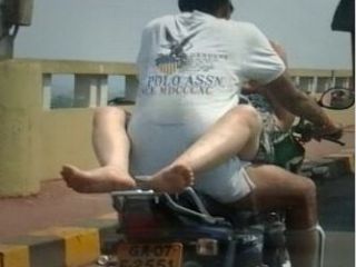 جریمه ۱۶ دلاری زوج هندی به خاطر سکس بر روی موتور در حال حرکت