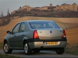 فروش رنو فرانسه به ایران متوقف شد