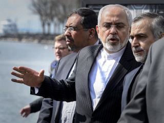 سناتور ارشد دموکرات: دولت اوباما به جای معامله “خوب” به دنبال انجام هر معامله‌ای است