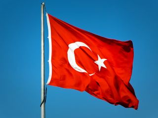 حمله دو فرد مسلح به دفتر حزب حاکم در استانبول