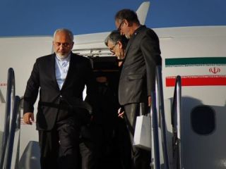 ظریف: هیچ یک از فعالیت‌های هسته‌ای ایران تعطیل یا متوقف نمی‌شود