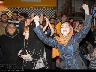 شادی هسته ای در ونک و سعادت آباد تهران - عکس