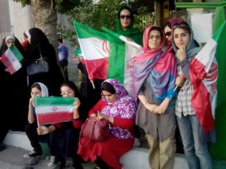 درهای سالن‌های ورزشی ایران به روی زنان باز خواهد شد.