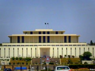 پاکستان در آستانه تصمیم‌گیری برای پیوستن به نبرد ضد حوثی‌ها؛ ظریف به اسلام‌آباد می‌رود