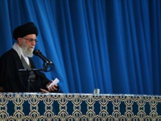 خامنه‌ای درباره تفاهم لوزان: نه موافقم، نه مخالف؛ تبریک بی‌معنی است