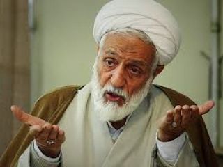 اظهارات جنجالی امام جمعه اصفهان: مورد تحقیر یک مشت سوسمارخور قرار گرفته ایم!