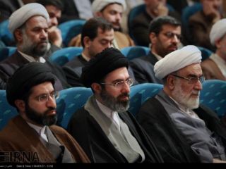 فرزندان رهبر جمهوری اسلامی در همایش بزرگ‌داشت جدشان در مشهد+ عکس