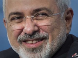 پاسخ ظریف به کاتن: اکنون به دیپلماسی نیاز است نه اتهامات اشتباه از جانب کسی که خودش را زیادی مرد حساب می‌کند