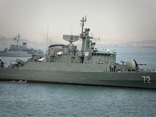 ناوهای آمریکایی کشتی‌های با پرچم ایالات متحده را 'همراهی' می‌کنند