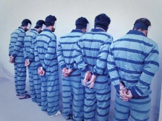 دزدان خشن چشمان خادم امامزاده را کور کردند