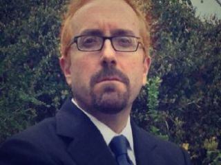 سفیر آمریکا سرش را رنگ کرد: همه ما بور هستیم