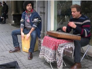 هنرنمایی نوازندگان ایرانی در کوچه های استانبول - ویدیو