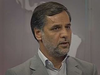 خاطره عضو فراکسیون فرهنگیان مجلس از تنبیه دانش اموزان توسط وی / نقوی خاطرات سیلی را زنده کرد!!