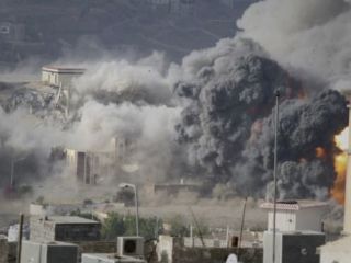 جنگنده های ائتلاف به رهبری عربستان استان صعده در یمن را بمباران کردند