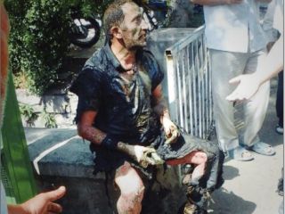 خـودســــوزی با آتش‌زدن شـرکت