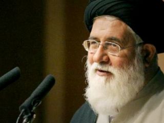 علم‌الهدی: نمایشگاه کتاب جولانگاه آثار یک مشت مزدور بیگانه شده است