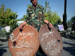 یک مرجع تقلید شیعه در قم خواهان کاهش آثار منفی امواج پارازیت شد