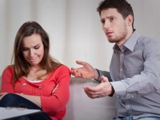 ۷ شوخی زشت آقایان با خانم ها !