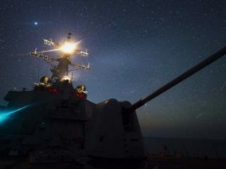 جنگنده‌های روسیه از فاصله ۵۰۰ متری ناوشکن آمریکایی پرواز کردند