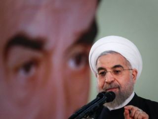 تشنج هنگام سخنرانی روحانی در مراسم سالگرد درگذشت آیت‌الله خمینی