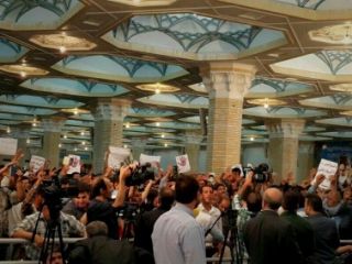 علی مطهری: شعار علیه روحانی برنامه ریزی شده بود/ این‌ها با اتوبوس آورده می‌شوند و به جایی متصل و پشتگرم هستند