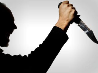 اقدام به خودکشی در روز محاکمه