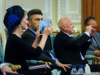 انتقاد از 'حجاب نامتعارف' نماینده پارلمان اروپا در ایران