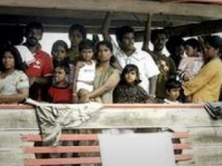 اداره مهاجرت استرالیا به پرداخت پول به 'قاچاقچیان انسان' متهم شد