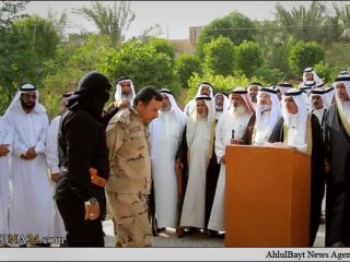 قربانی کردن نظامی کُرد در مراسم بیعت عشایر فلوجه‌ با داعش + عکس