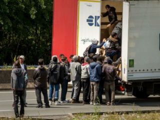 اعتصاب در کانال مانش و تلاش پناهجویان برای ورود بریتانیا