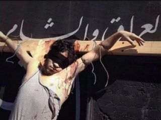 داعش روزه‌خواران را به صلیب کشید