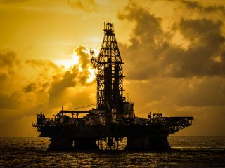 در آن ۸ سال چه خبر بوده است؟ کمیته بررسی غارت ملی را تشکیل دهید