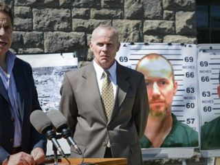 یکی از دو قاتل فراری در آمریکا به ضرب گلوله پلیس کشته شد