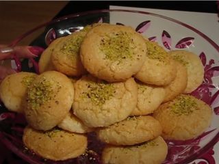 طرز تهیه شیرینی نارگیلی - ویدیو