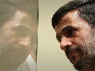 احمدی‌نژاد در جمع مقام‌های سابق: اینجا برنامه‌ای برای انتخابات نداریم