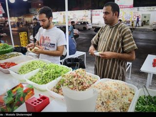 افطارهای خیابانی در لشگر آباد اهواز - عکس