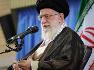 آیت‌الله خامنه‌ای: خود را برای ادامه مبارزه با استکبار آماده کنید