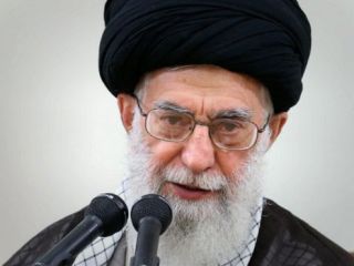 آیت‌الله خامنه‌ای در مورد توافق اتمی: راه نقض عهد‌ احتمالی طرف مقابل را ببندید