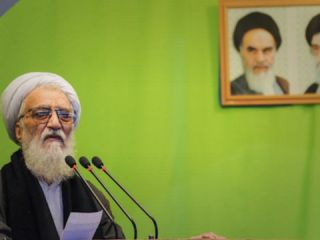 امامان جمعه خواستار رعایت خط قرمزهای خامنه‌ای در توافق اتمی شدند