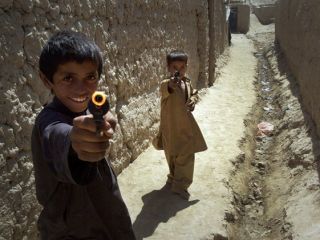 فروش اسلحه پلاستیکی در افغانستان ممنوع شد