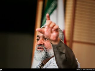 سردار نقدی: وزیرخارجه آمریکا با پای شکسته از ایران گدایی کرد