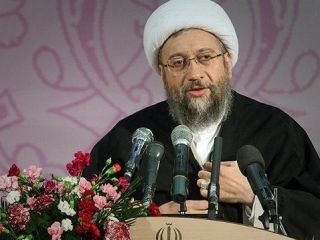 آیت الله آملی لاریجانی: در مورد توافق هسته ای ذوق زدگی نباید داشته باشیم؛ محدودیت‌های سنگینی پذیرفته ایم