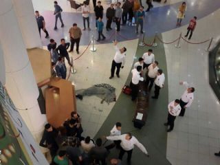 خودکشی در یک مجتمع تجاری شلوغ در مشهد