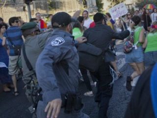 'یک یهودی افراطی' چهار نفر را در رژه همجنسگرایان در بیت‌المقدس با چاقو زد