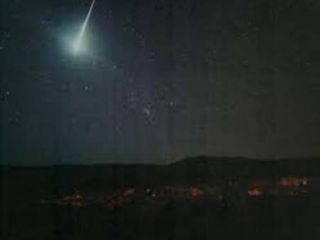 گزارش‌های ضد و نقیض درباره 'سقوط شهاب‌سنگ' در مناطقی از ایران