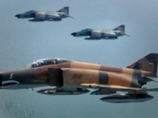 امیر لشکری اعلام کرد: جنگنده‌های F۴ ایران آماده برای حراست از نیروگاه هسته‌ای بوشهر