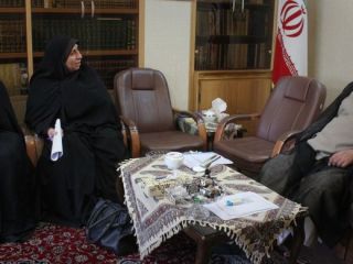 امام جمعه اصفهان: نداشتن هنر خانه داری و همسرداری از دلایل افزایش طلاق است