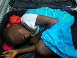 مرگ دردناک در چمدان برای خروج از مرز