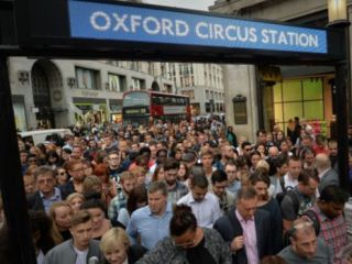 اعتصاب ۲۴ ساعته متروی لندن زندگی مردم این شهر را فلج کرد