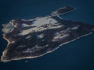 در نروژ اتفاق افتاد/ فرار یک زندانی با تخته موج سواری!